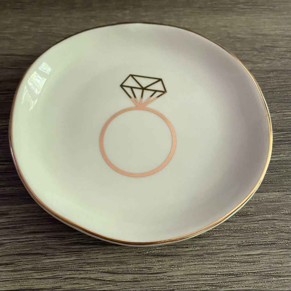 BNIB Diamond Engagement Ring Dish